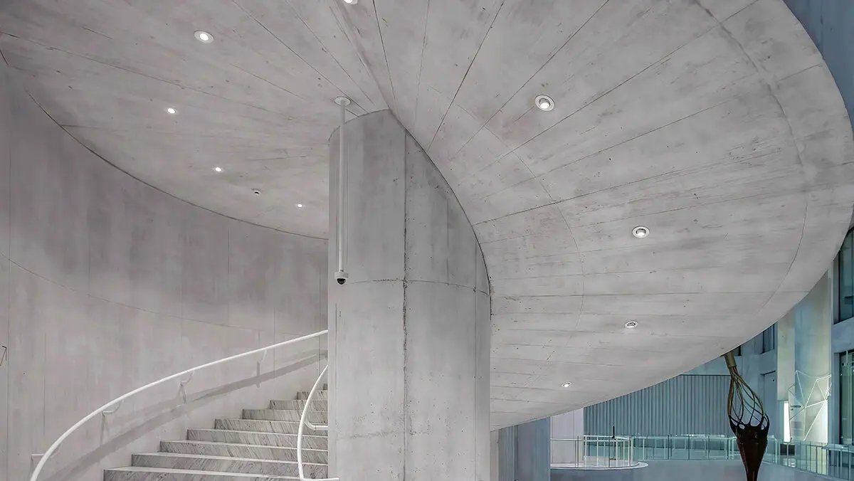 12x9_museum-staircase